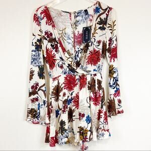 NWT Vutti | Floral Romper With Bell Sleeve Sz S